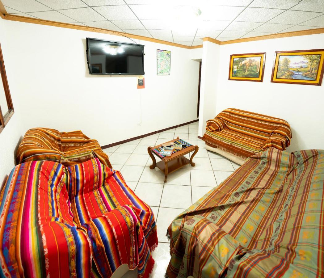 Mashy'S Hostal Отавало Экстерьер фото